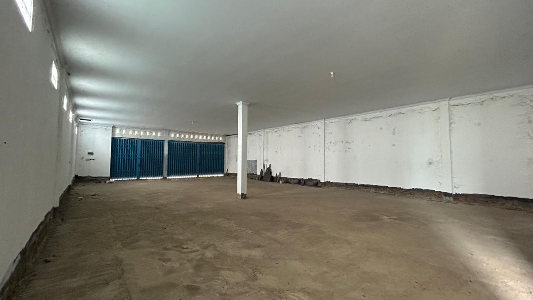 Bangunan Kantor dan Gudang Lokasi Strategis di Kota Rembang Jawa Tengah 