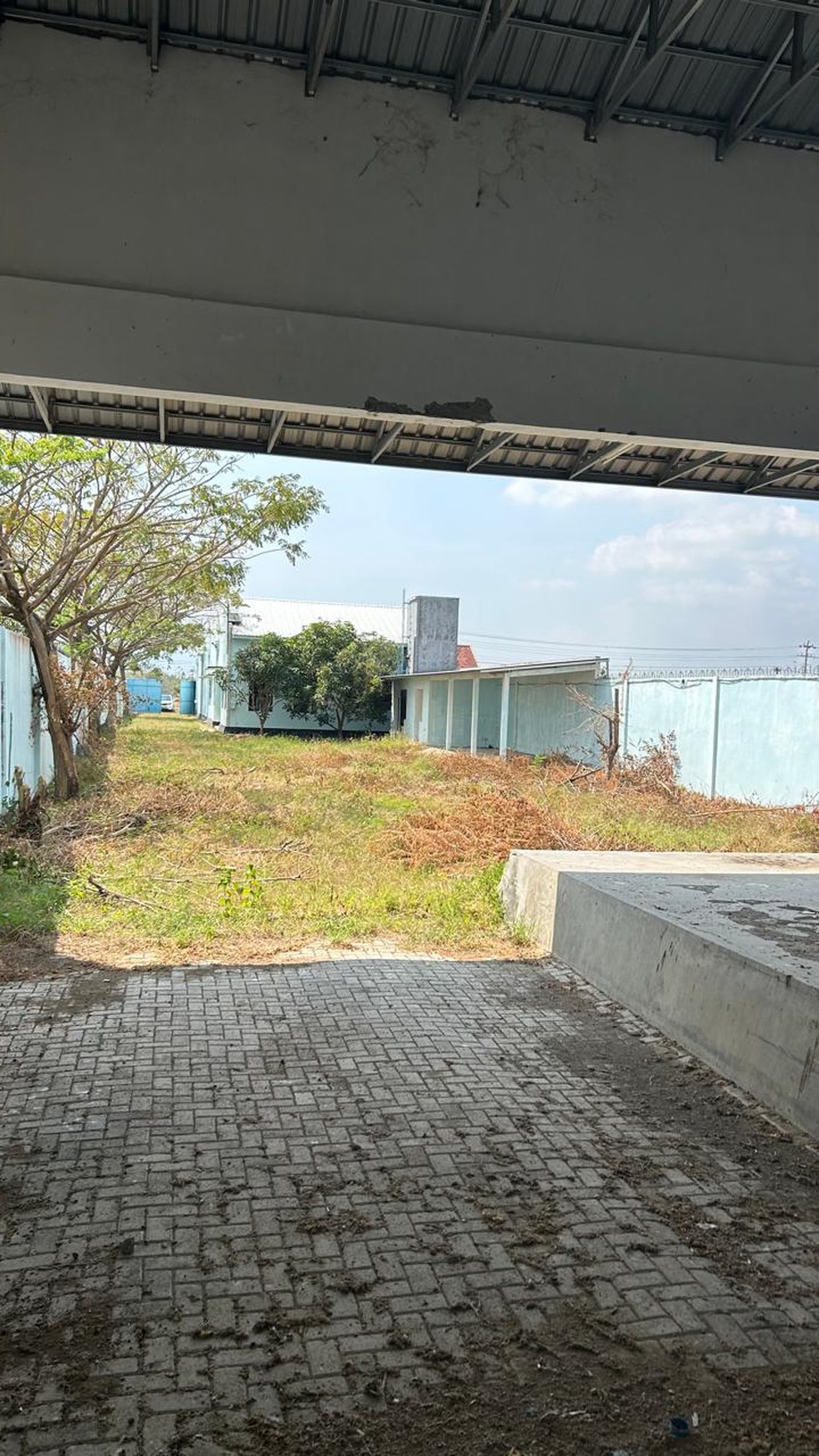 Bangunan Kantor dan Gudang Lokasi Strategis di Kota Rembang Jawa Tengah 