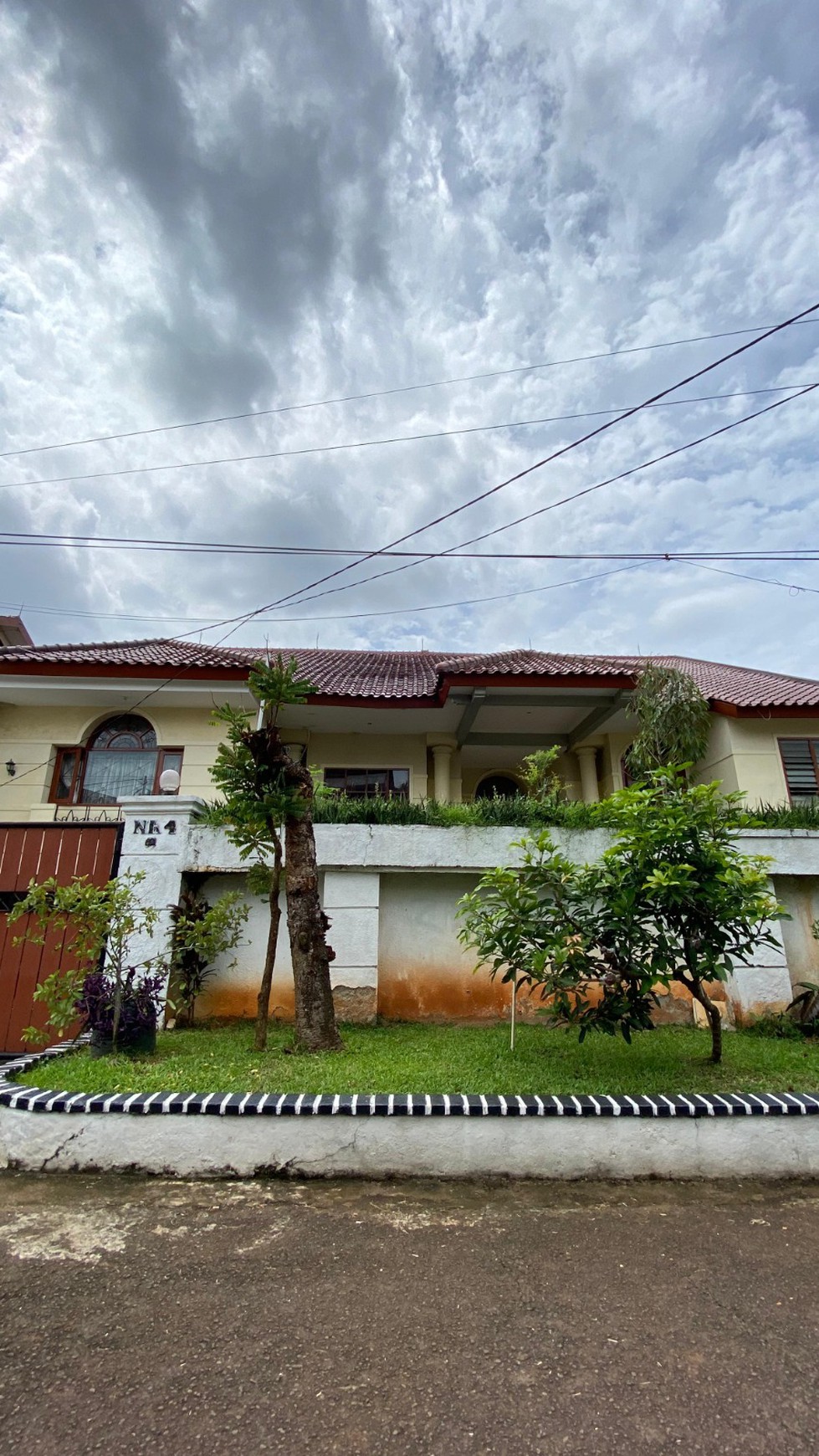 Cinere bukit cinere indah luas 562 dalam komplek eks pondok indah grup