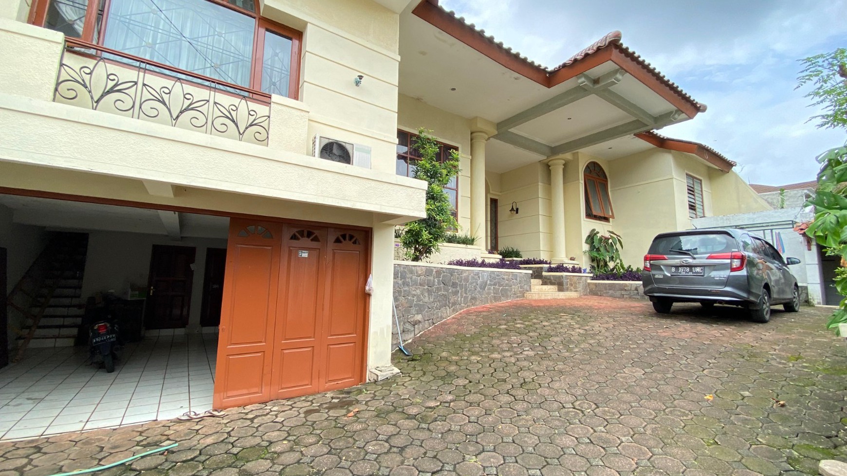 Cinere bukit cinere indah luas 562 dalam komplek eks pondok indah grup