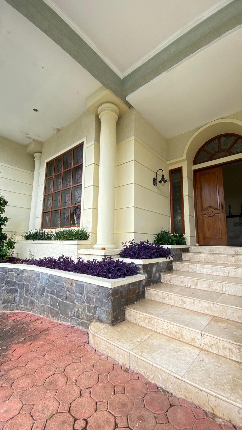 Cinere bukit cinere indah luas 562 dalam komplek eks pondok indah grup