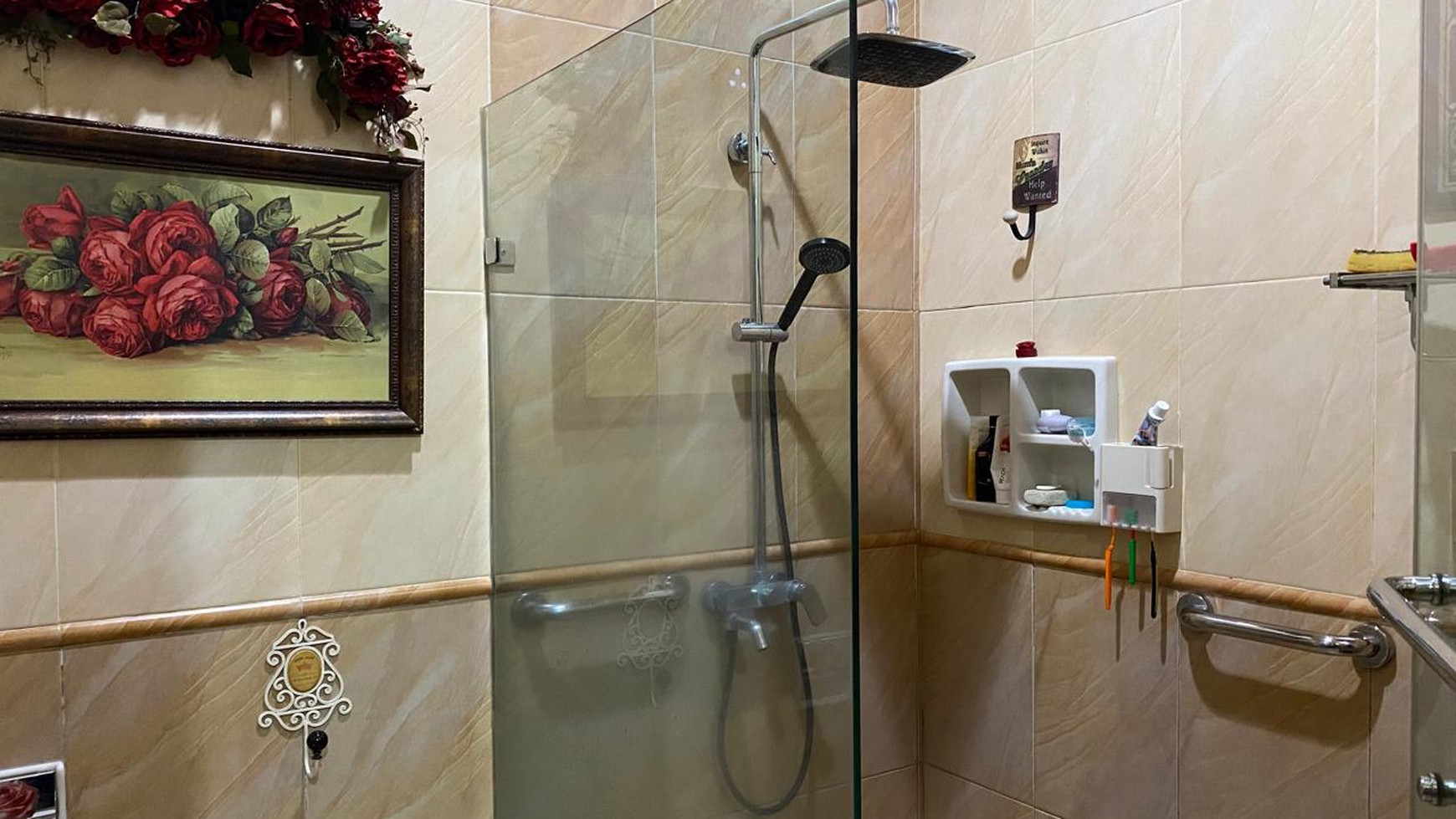 Rumah Cantik, Strategis & Bebas Banjir Jl. Jambu Jatibening 2