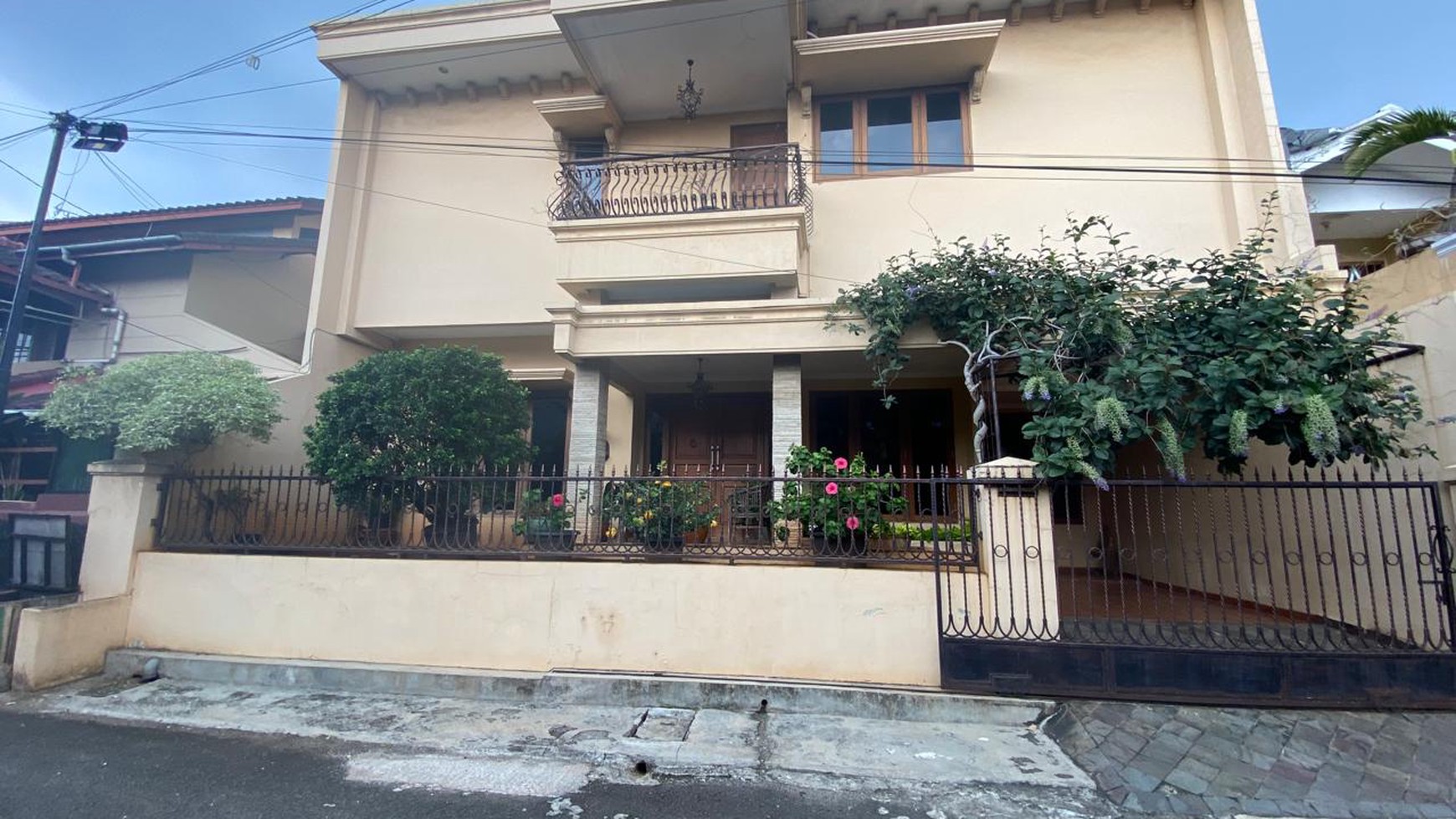 Rumah Cantik, Strategis & Bebas Banjir Jl. Jambu Jatibening 2