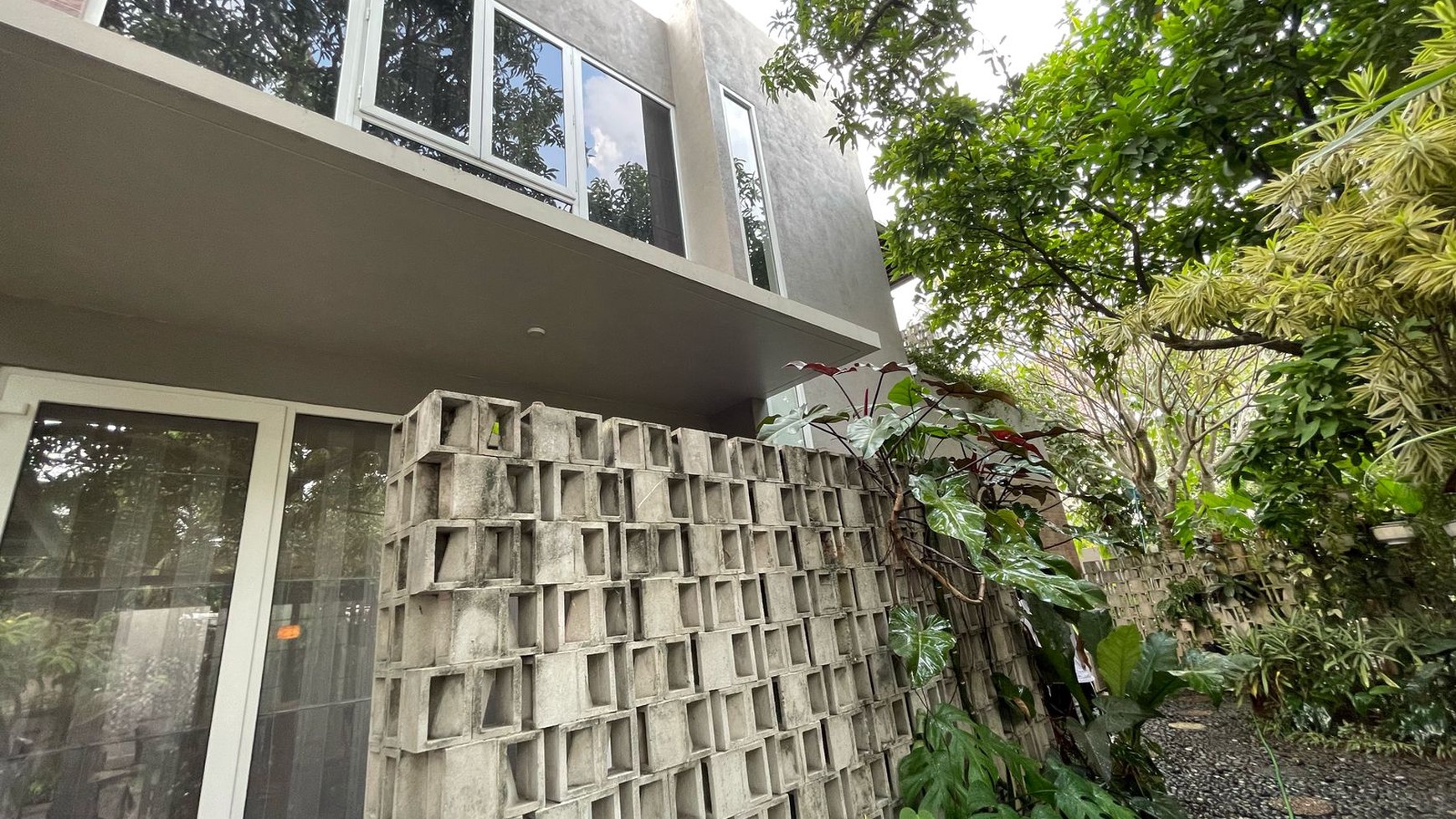 Disewakan Rumah cantik di Lebak Bulus area nyaman