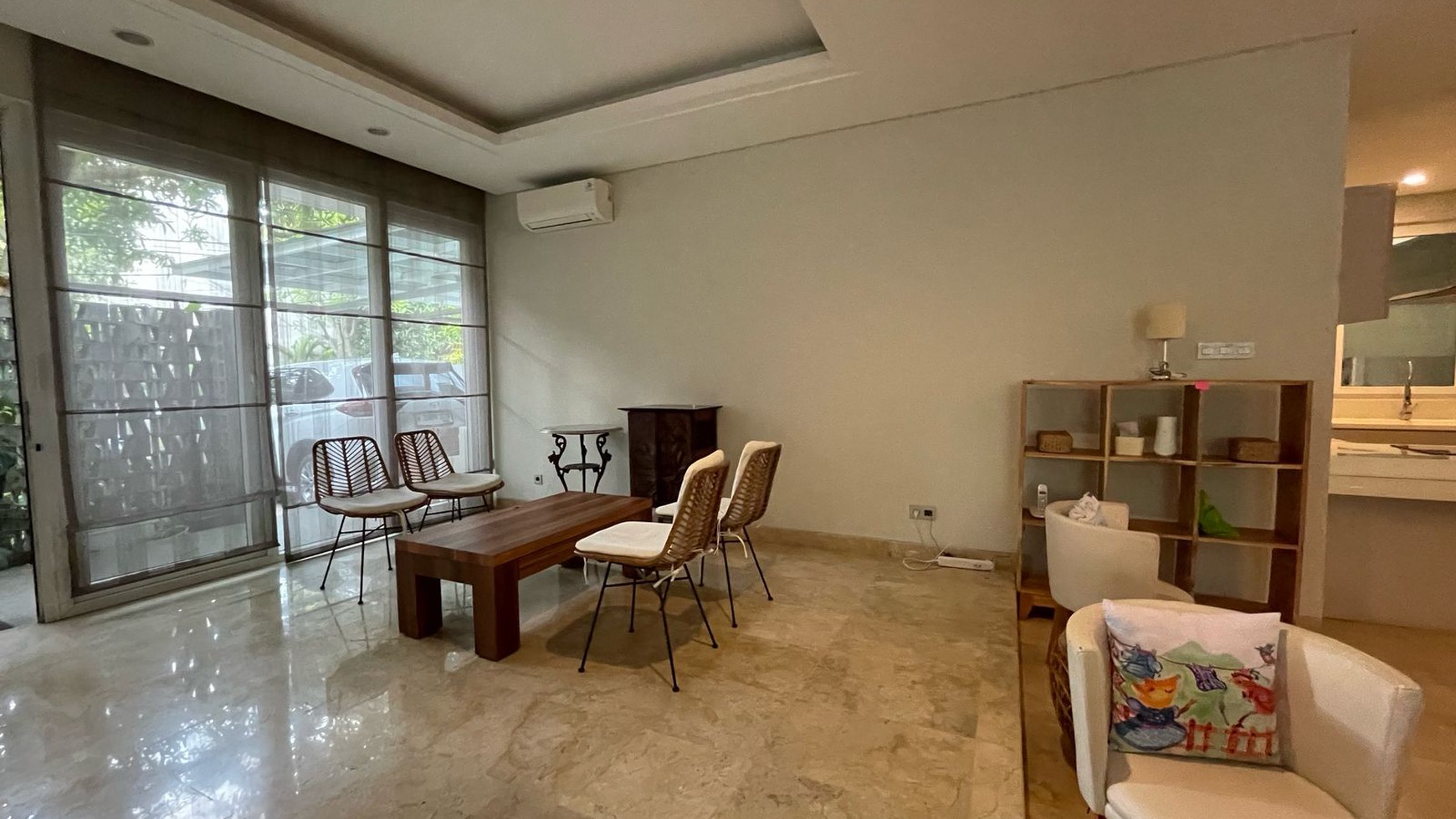 Disewakan Rumah cantik di Lebak Bulus area nyaman
