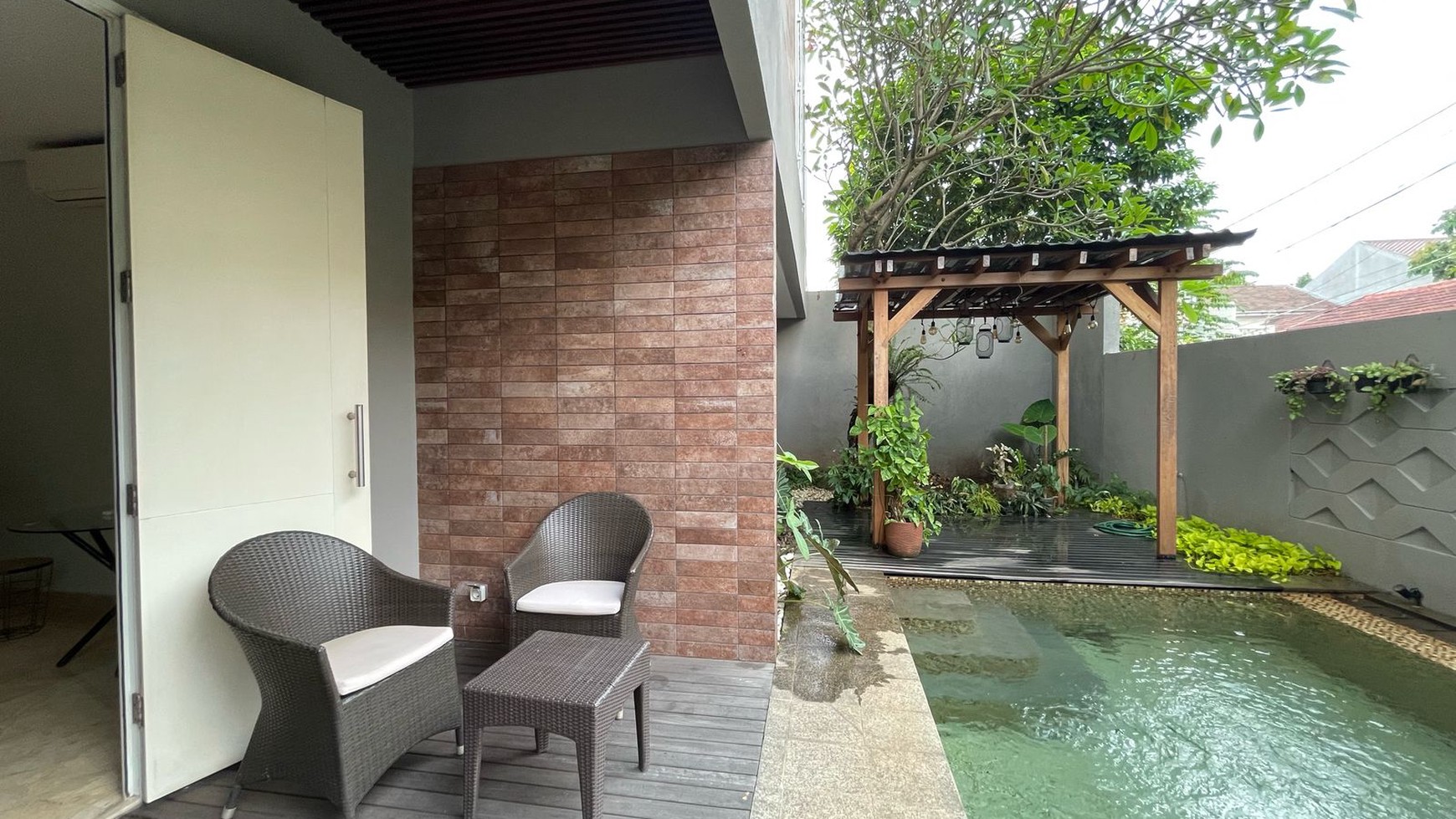 Disewakan Rumah cantik di Lebak Bulus area nyaman