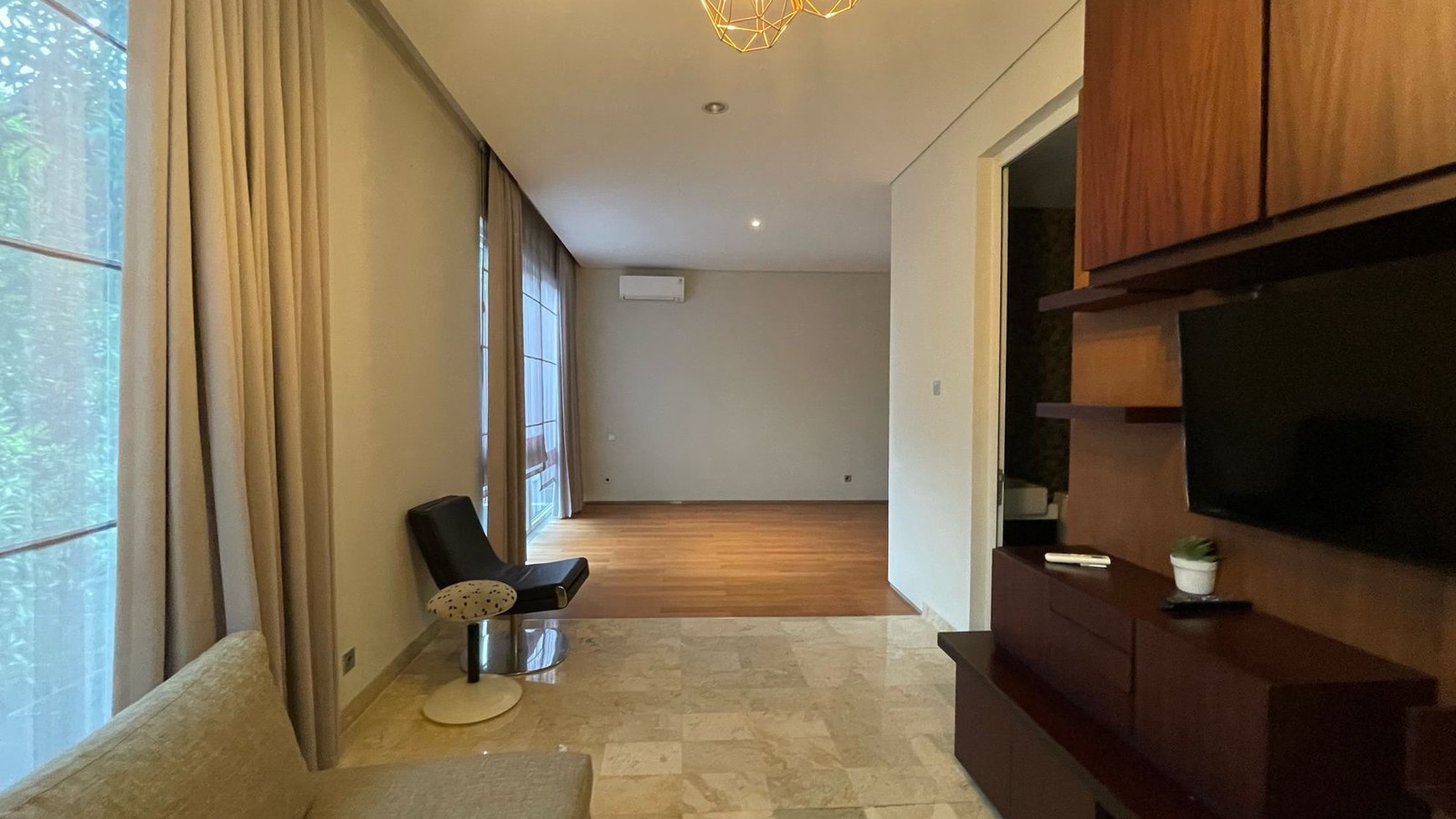 Disewakan Rumah cantik di Lebak Bulus area nyaman
