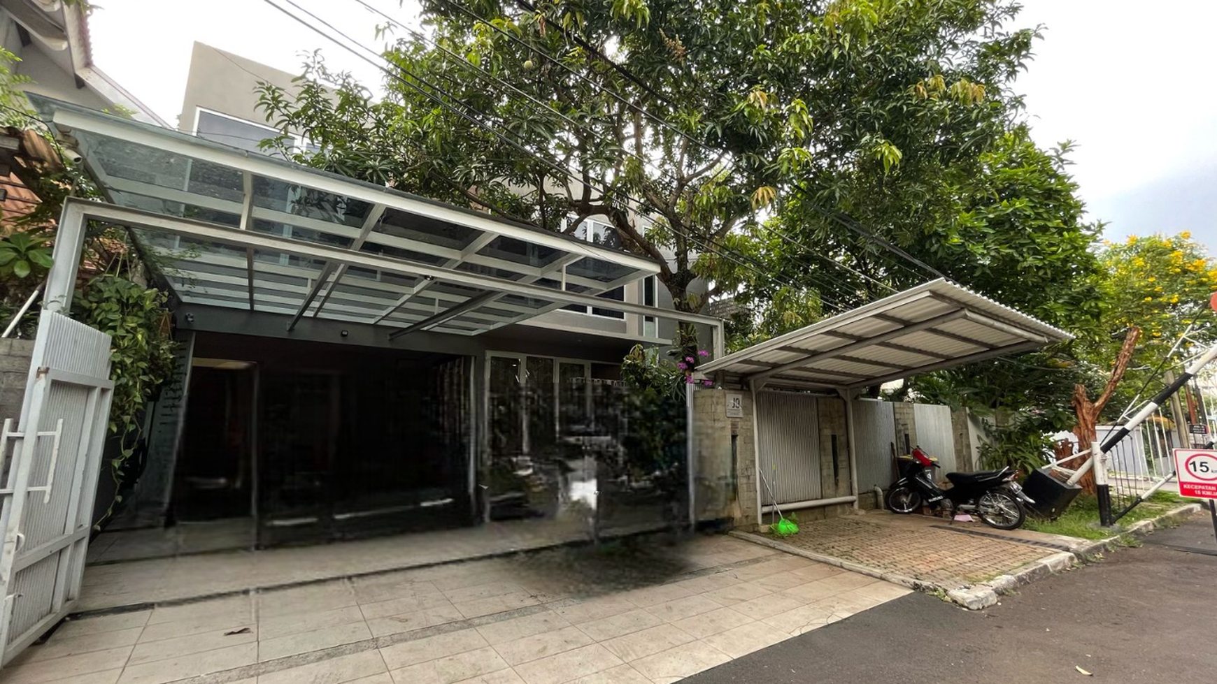 Disewakan Rumah cantik di Lebak Bulus area nyaman