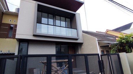 Rumah Baru Lokasi Dekat Stadion  Maguwoharjo Depok Sleman