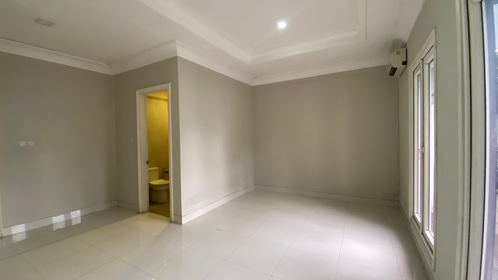 Rumah siap huni, Bangka area, Jakarta selatan 21M reposisi menjadi 14,5M (Nego)