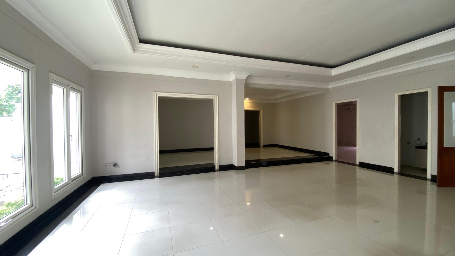Rumah siap huni, Bangka area, Jakarta selatan 21M reposisi menjadi 14,5M (Nego)
