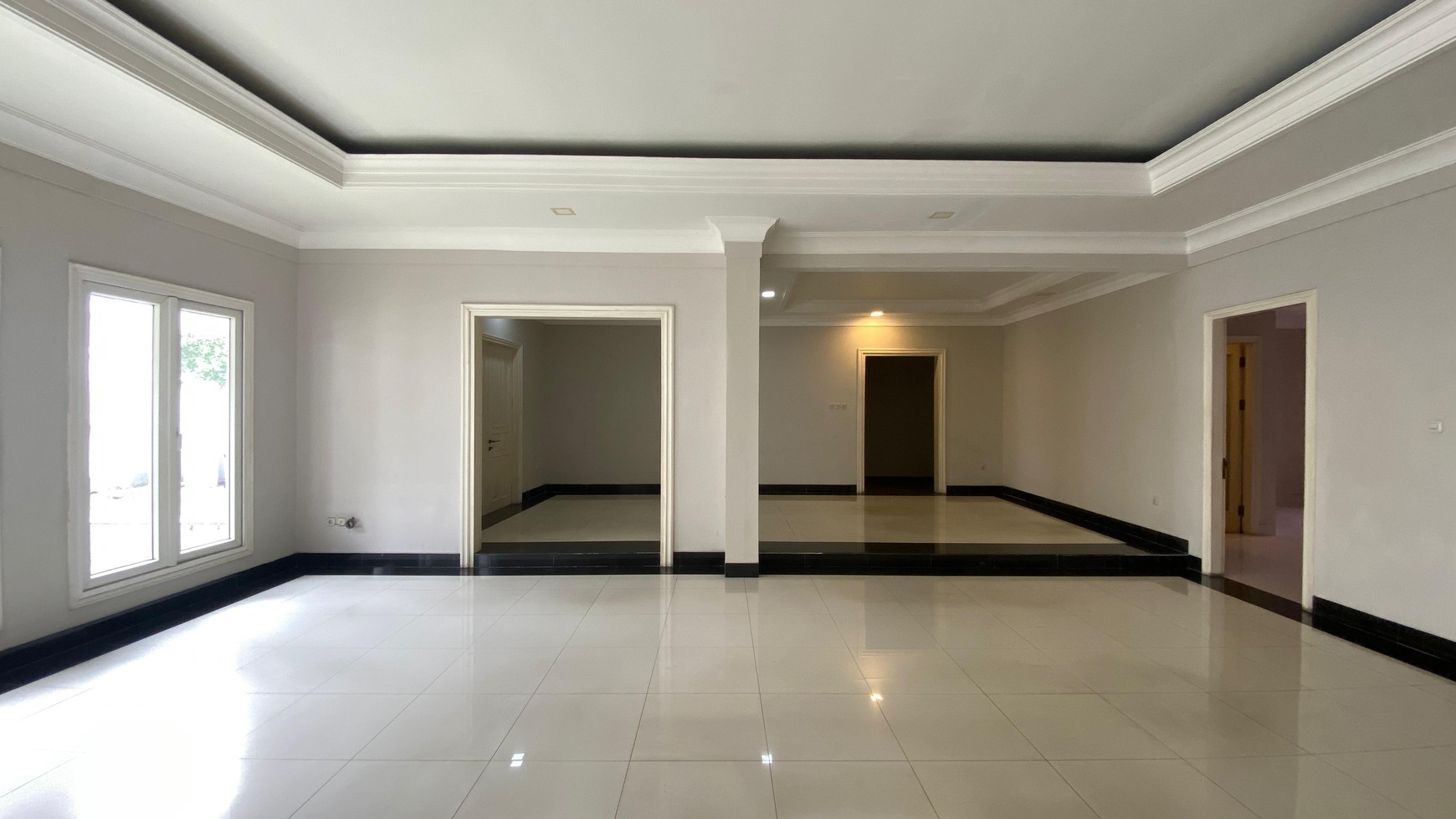 Rumah siap huni, Bangka area, Jakarta selatan 21M reposisi menjadi 14,5M (Nego)