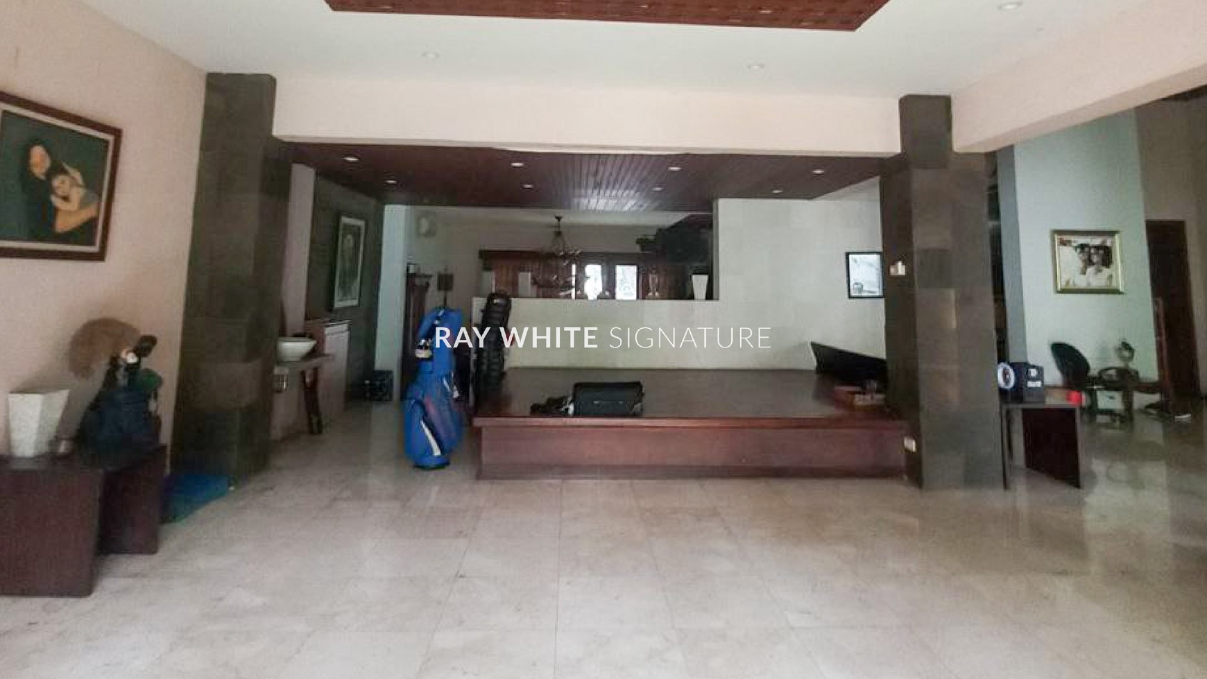Rumah Mewah Dengan Kolam Renang di Jl Panglima Polim III