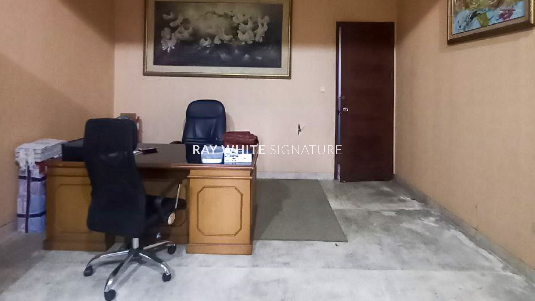 Rumah Mewah Dengan Kolam Renang di Jl Panglima Polim III