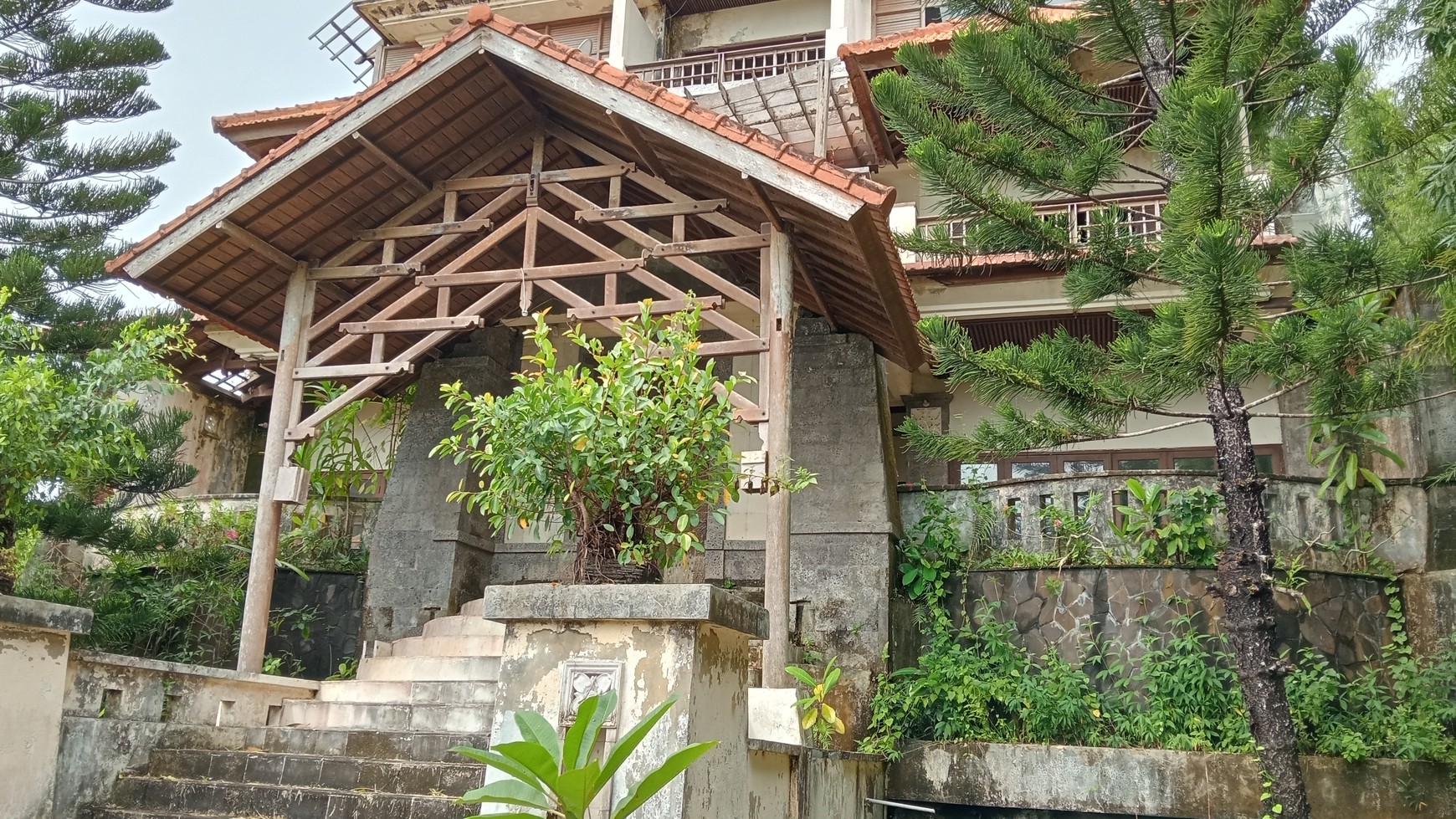 Villa For Sale - Land Value Only, Prime Location in Puri Gading, Jimbaran