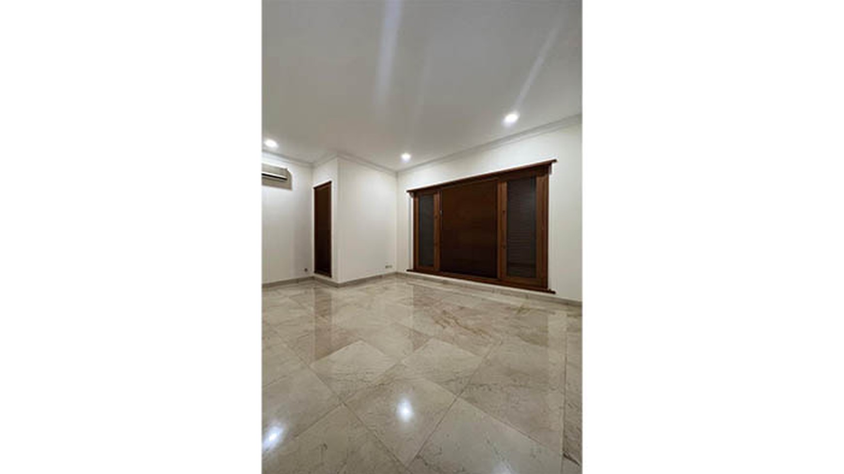 Rumah Kemang Selatan, Komplek Apartemen Kemang Jaya