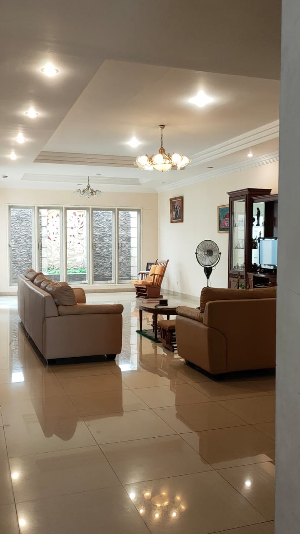 Rumah mewah di Cluster Sapphire, Pondok Hijau Golf Gading Serpong