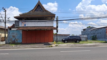 Disewakan Ruang Usaha 2 Lantai di Jalan Piyungan-Prambanan 