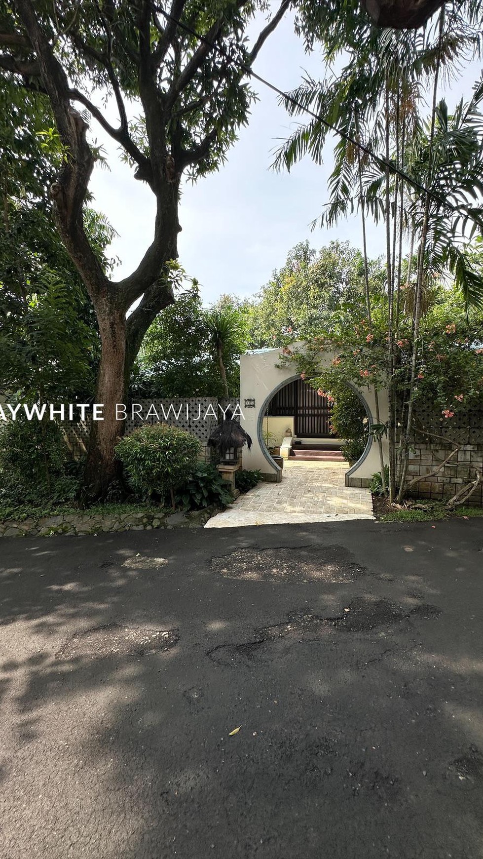 Rumah Tropical Design Dalam Kompleks Fatmawati Cilandak