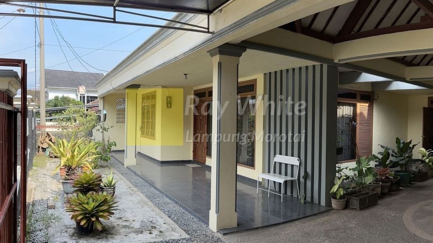 Dijual rumah di jl. perintis kemerdekaan Kota baru