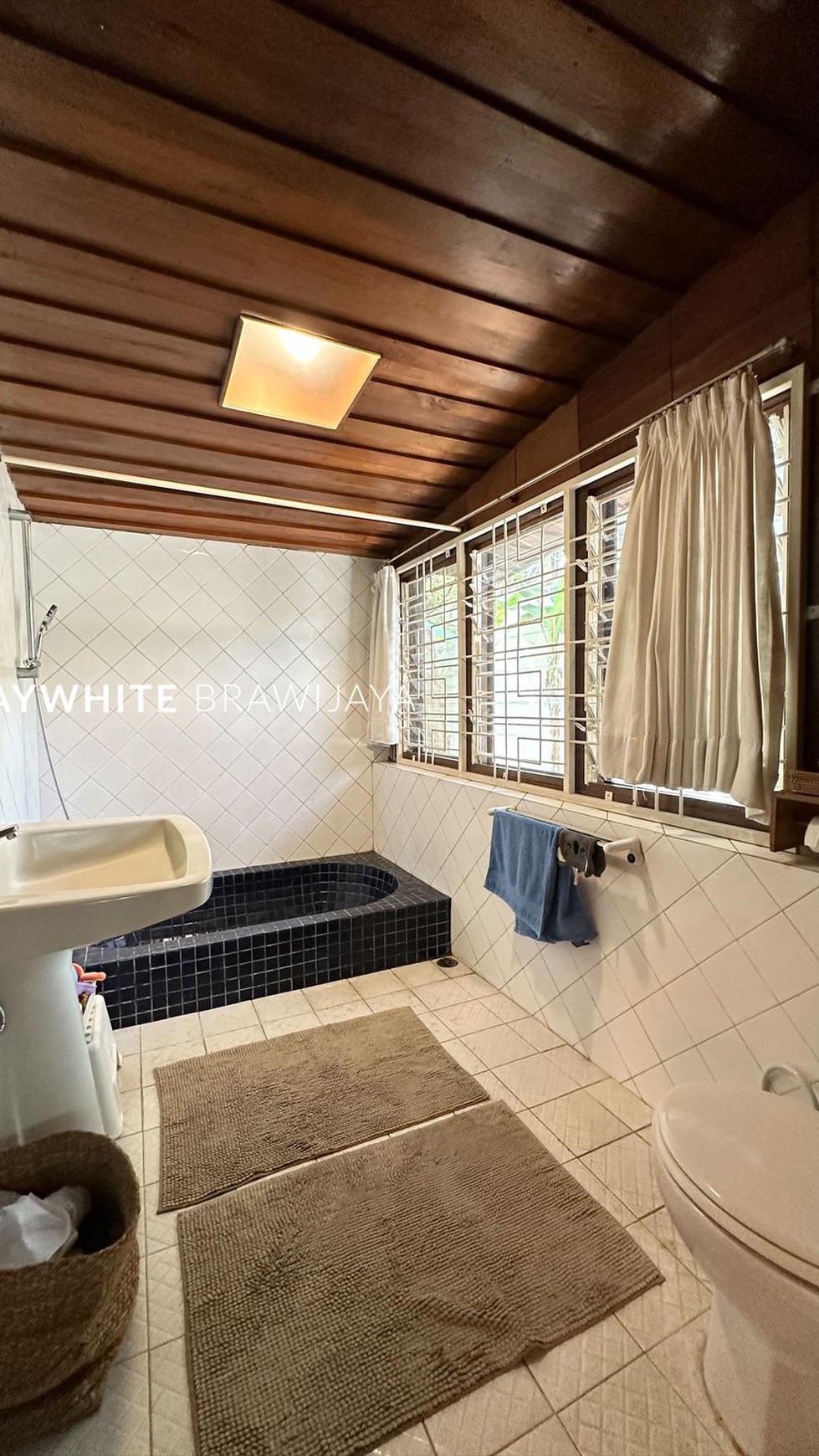Rumah Tropical Design Dalam Kompleks Fatmawati Cilandak