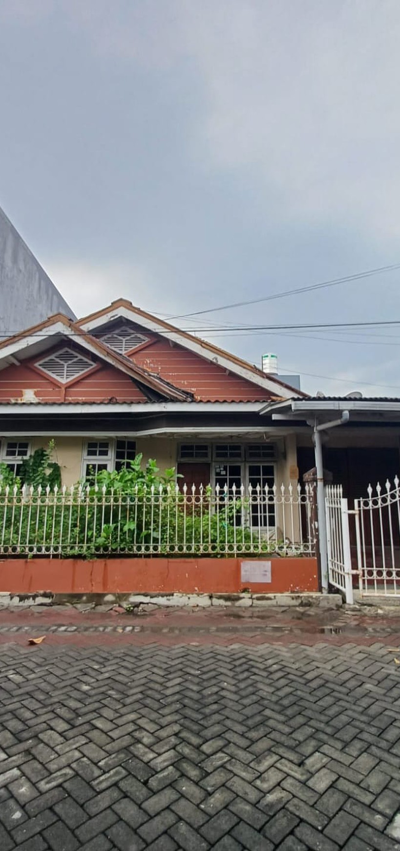 DIJUAL RUMAH NIRWANA EXEKUTIF (SURABAYA)