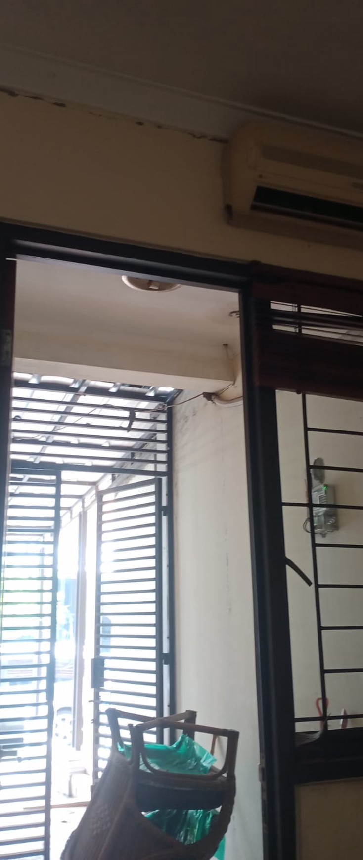 Rumah strategis di The Green