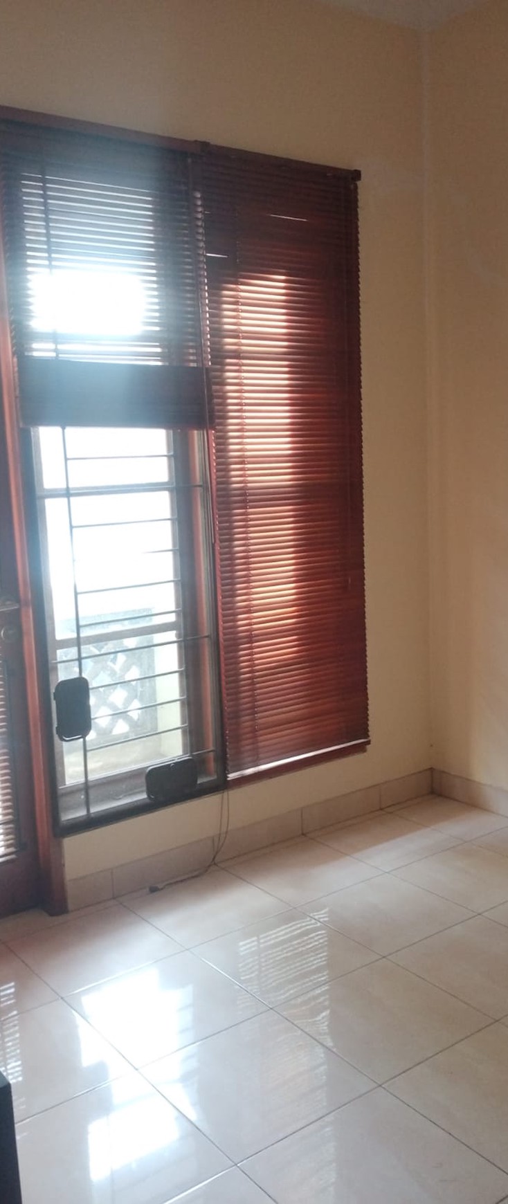 Rumah strategis di The Green