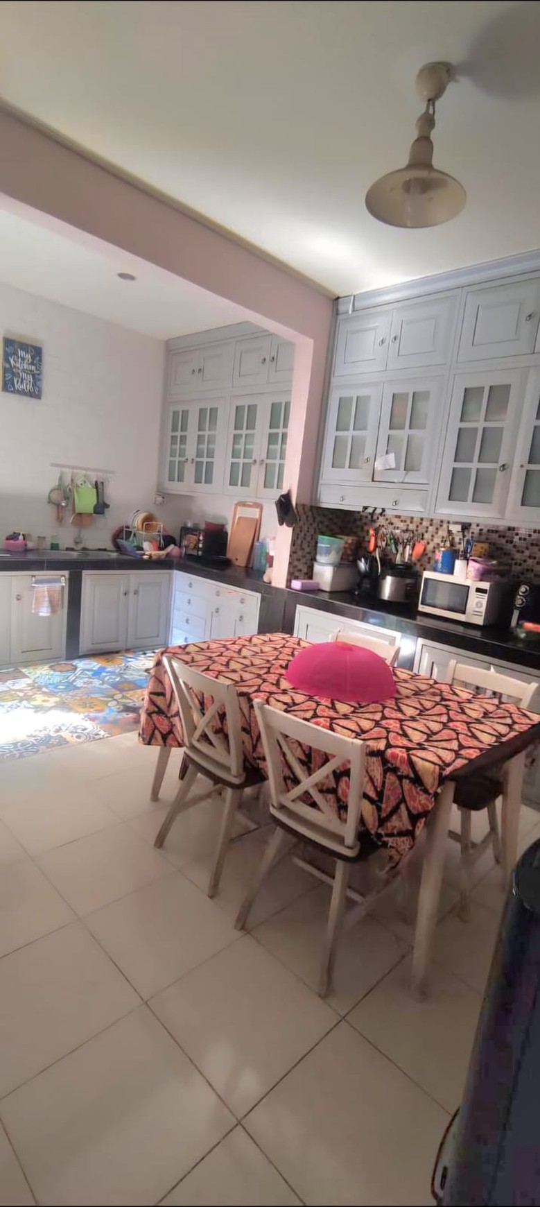 Rumah Siap Huni dengan Hunian Nyaman dan Asri di Ciputat