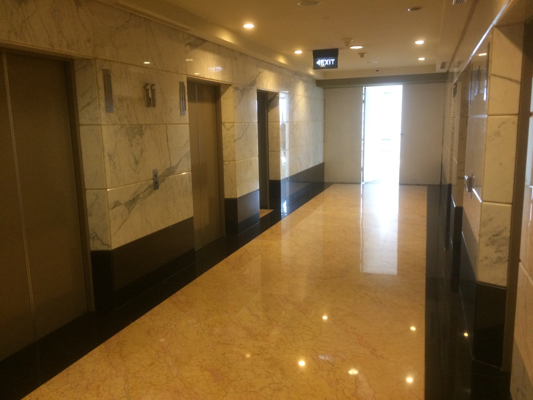 Dijual/Disewa Office Space di Mega Kuningan Jaksel