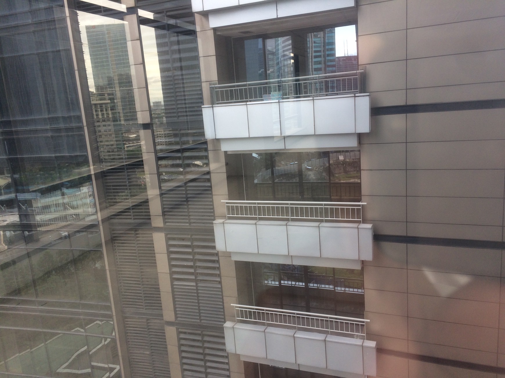 Dijual/Disewa Office Space di Mega Kuningan Jaksel