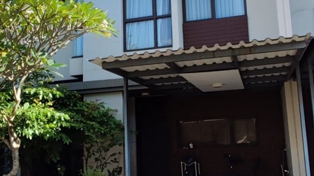 Hot Price. Rumah bagus Vanya Park Askara, BSD.