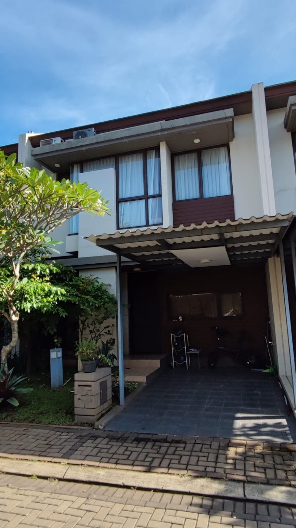 Hot Price. Rumah bagus Vanya Park Askara, BSD.