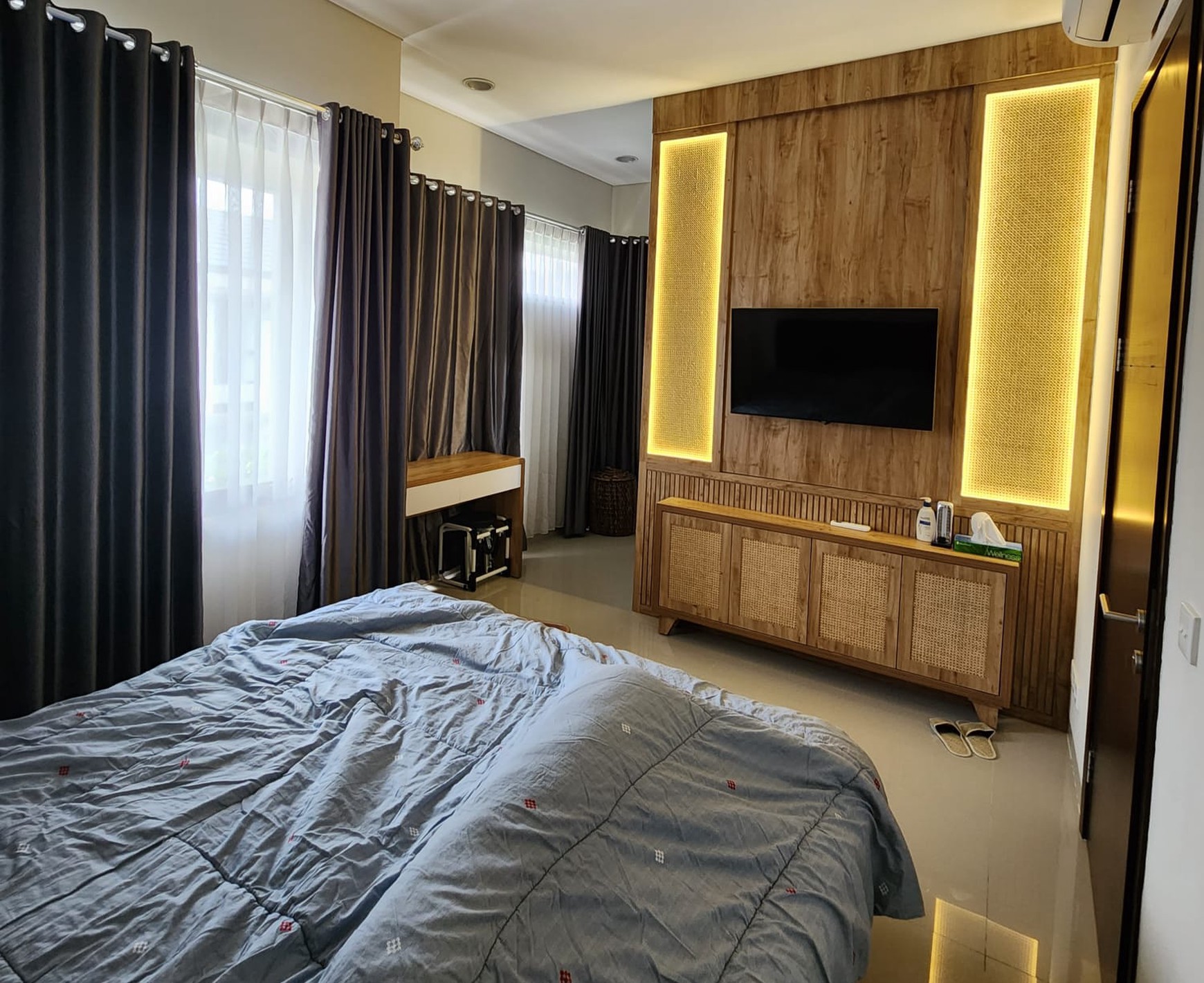 Hot Price. Rumah bagus Vanya Park Askara, BSD.