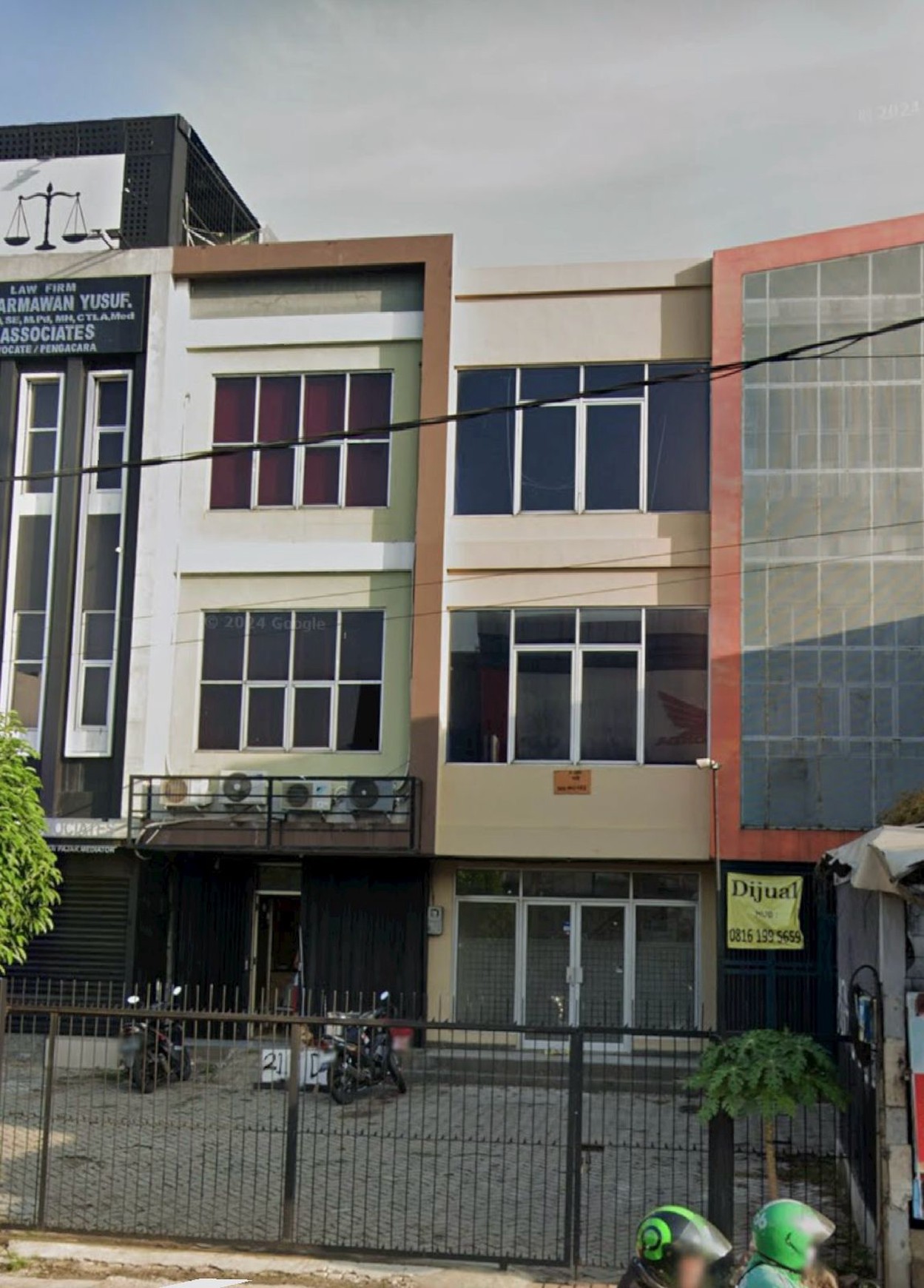 Ruko rame di daerah Srengseng untuk dijual dan disewakan dengan harga menarik