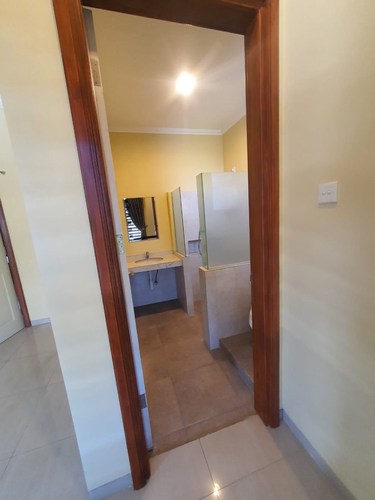Rumah Cluster Luxemburg Wisata Bukit Mas, Surabaya