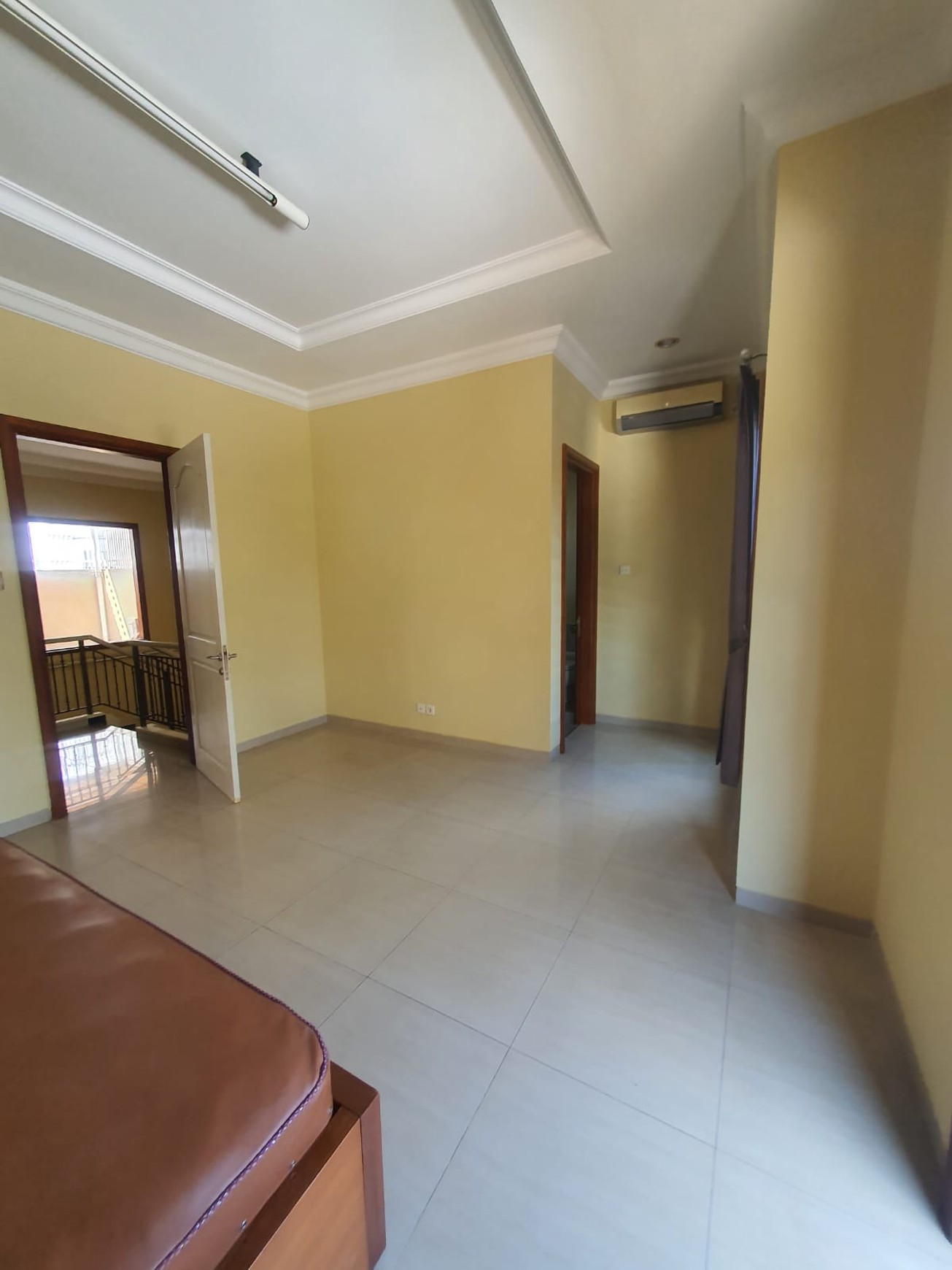 Rumah Cluster Luxemburg Wisata Bukit Mas, Surabaya