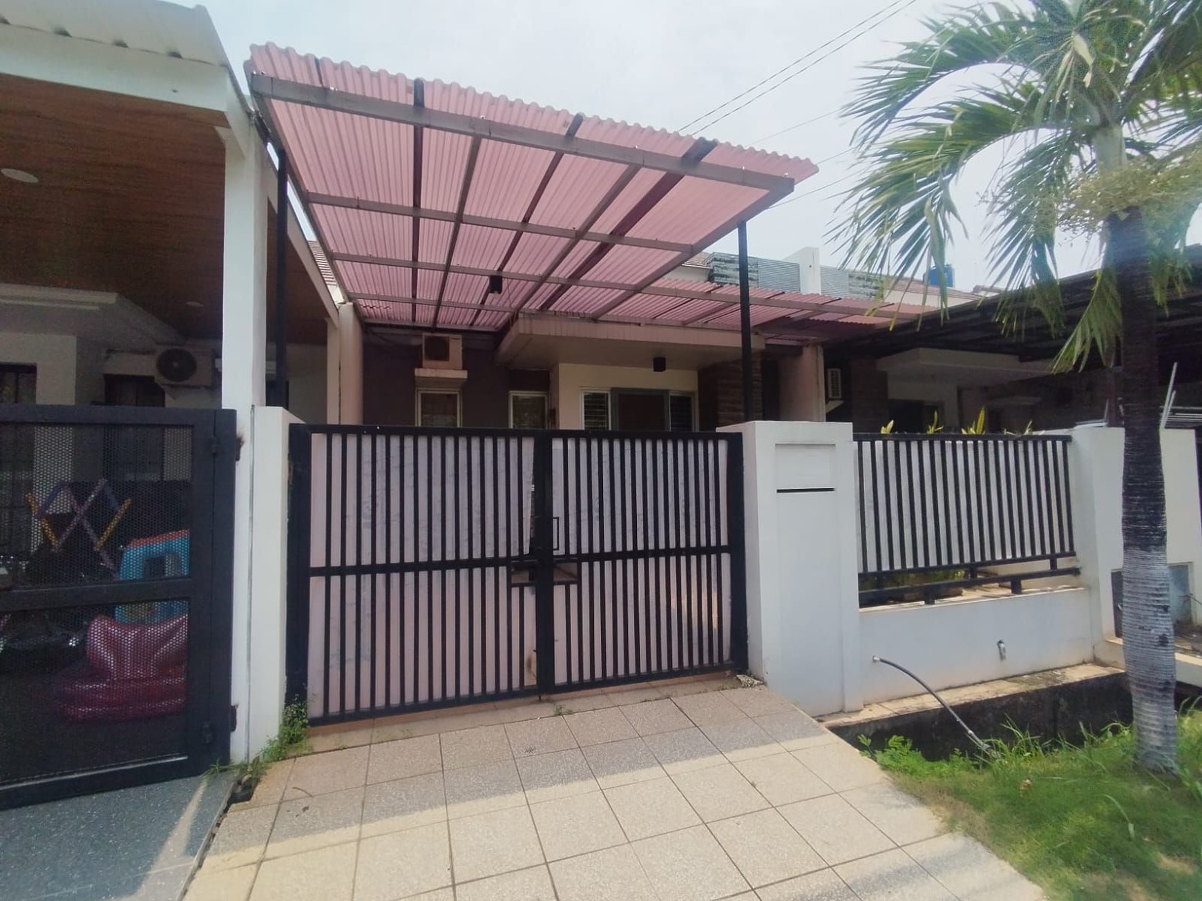 Dijual Rumah Di Cluster Ifolia Harapan Indah, Bekasi