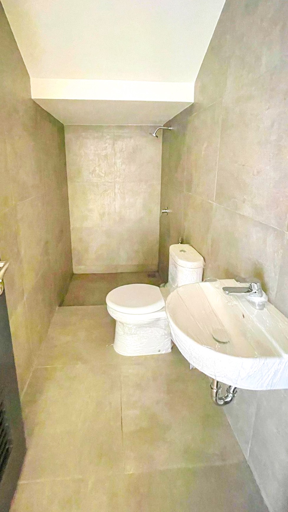 Rumah Maison De Wisteria, Cluster Baldwin, Metland Cakung, Siap Huni, Lokasi Strategis, Dekat Kelapa Gading