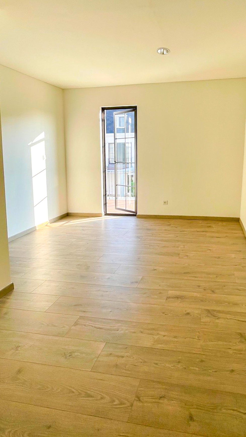 Rumah Maison De Wisteria, Cluster Baldwin, Metland Cakung, Siap Huni, Lokasi Strategis, Dekat Kelapa Gading