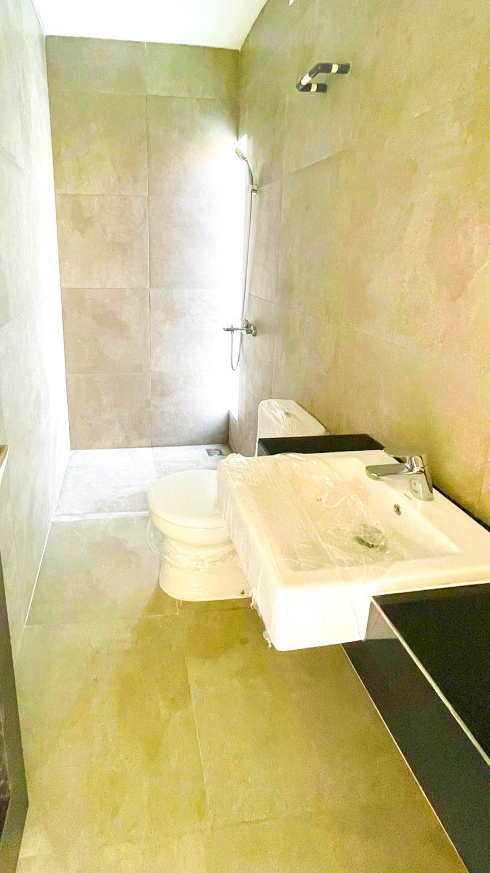 Rumah Maison De Wisteria, Cluster Baldwin, Metland Cakung, Siap Huni, Lokasi Strategis, Dekat Kelapa Gading