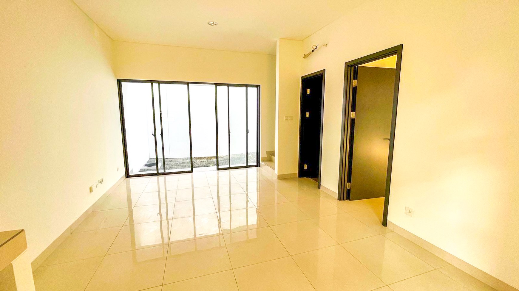 Rumah Maison De Wisteria, Cluster Baldwin, Metland Cakung, Siap Huni, Lokasi Strategis, Dekat Kelapa Gading