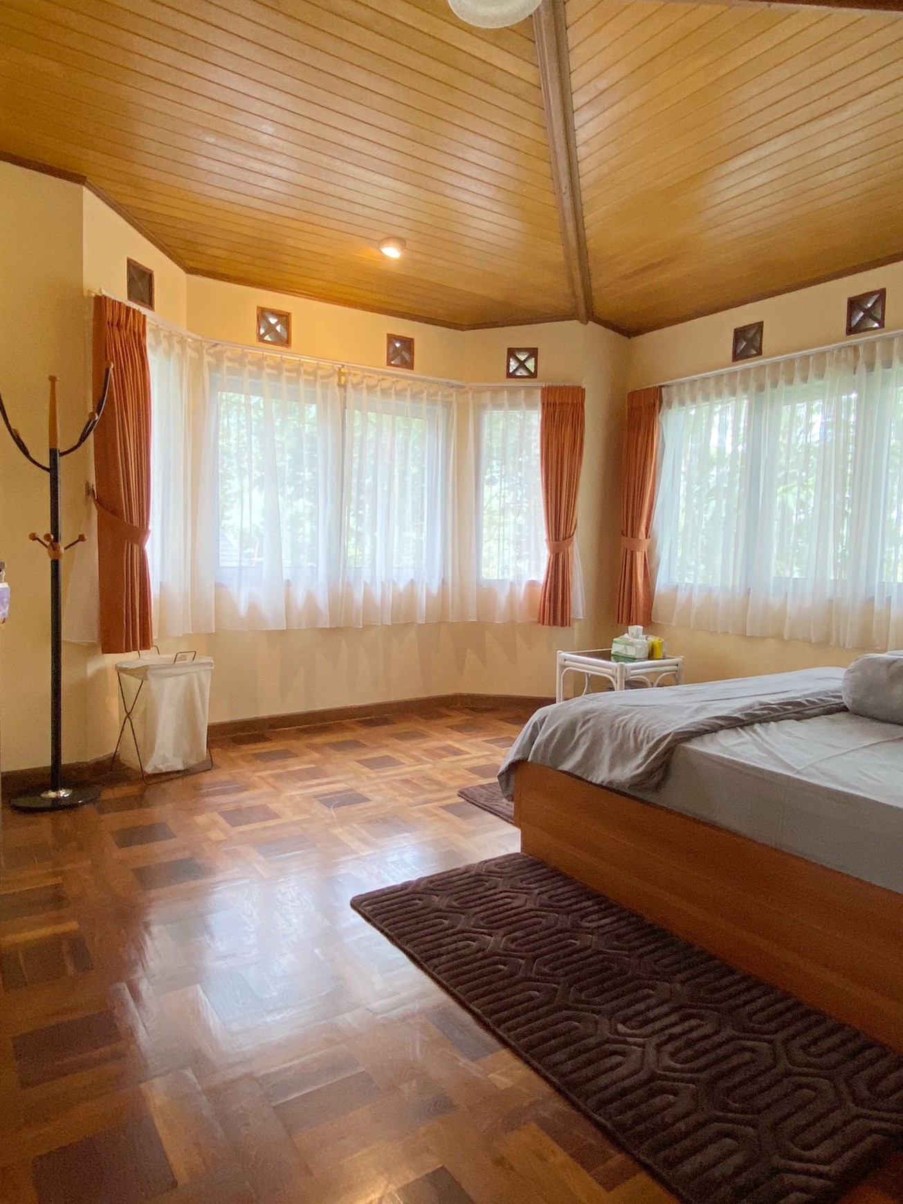 Villa Eksklusif Di Puncak - Mega Indah, Mega Mendung.
