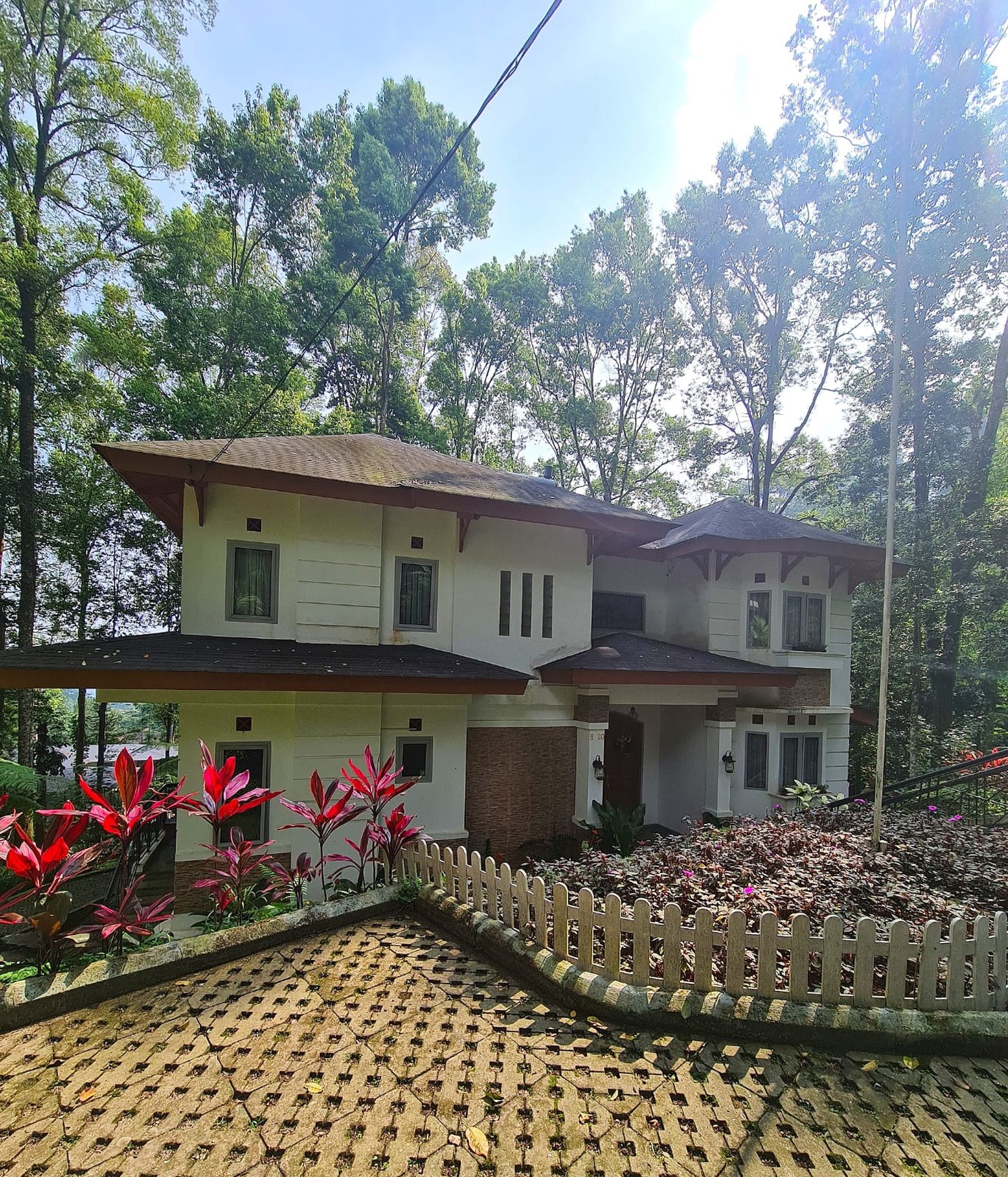 Villa Eksklusif Di Puncak - Mega Indah, Mega Mendung.
