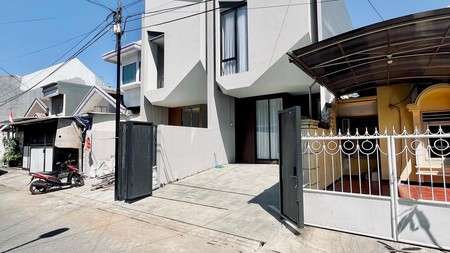 Dijual Rumah Baru Gress Semi Furnished 2M-an di Sutorejo 