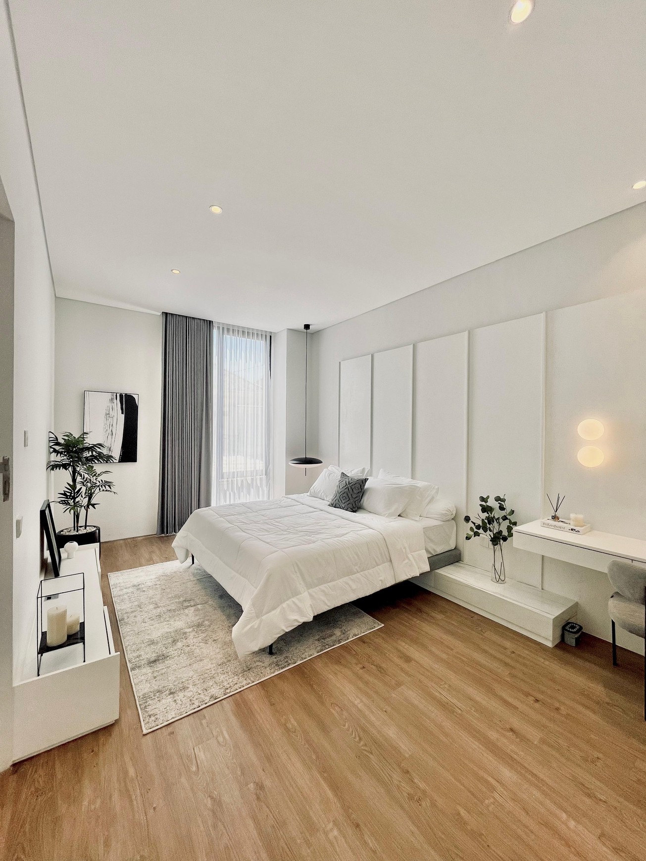 Dijual Rumah Baru Gress Semi Furnished 2M-an di Sutorejo 