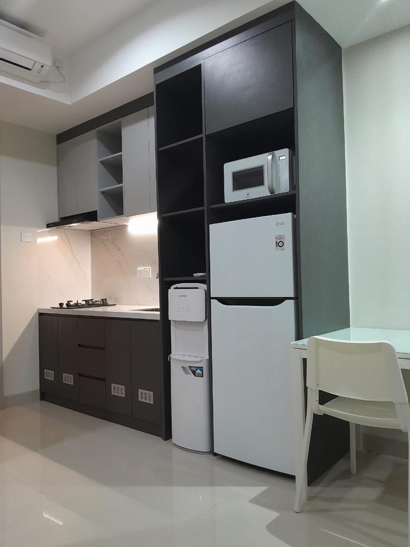 DISEWAKAN APARTEMEN GRAND SUNGKONO LAGOON SURABAYA BARAT