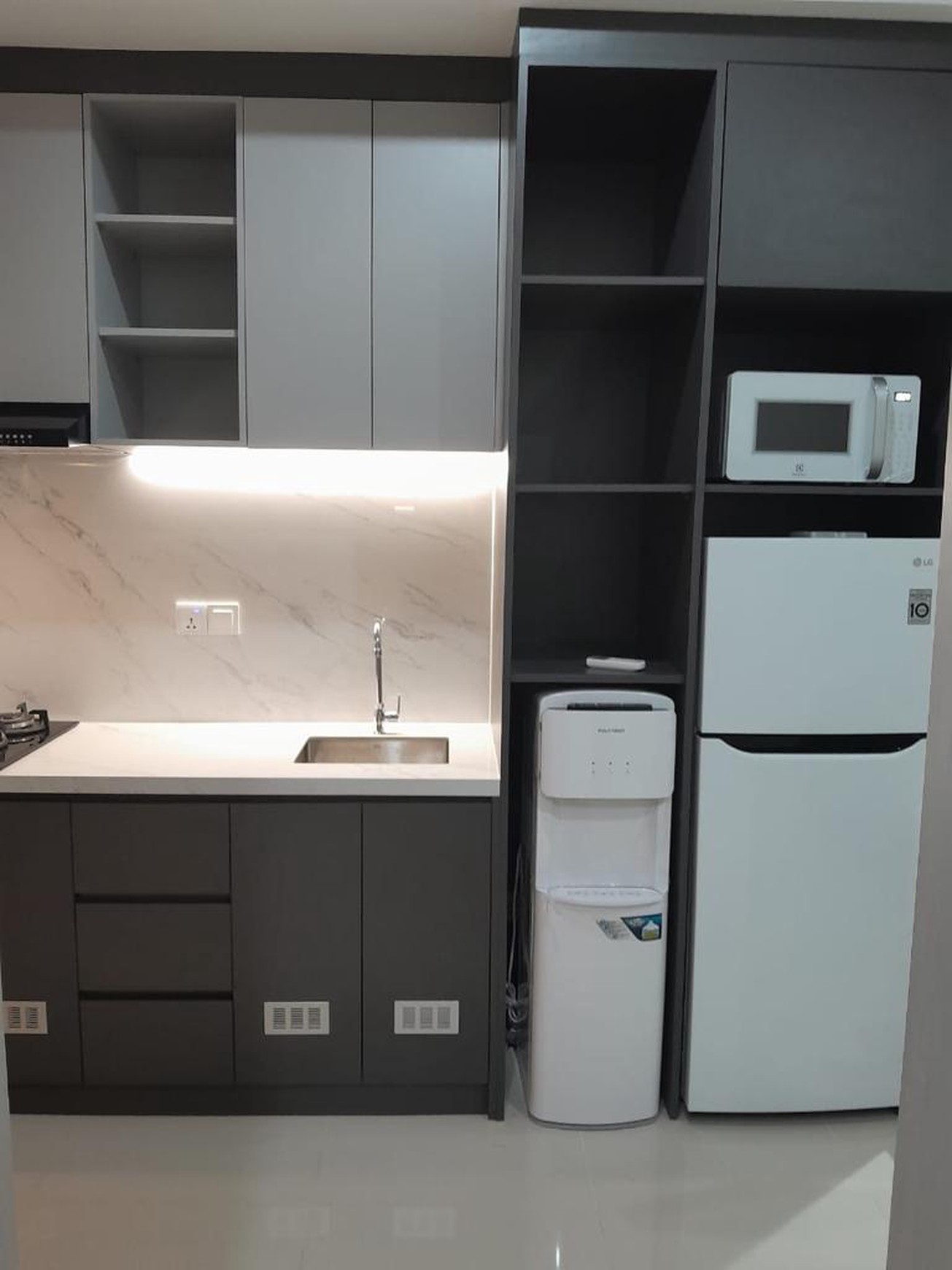 DISEWAKAN APARTEMEN GRAND SUNGKONO LAGOON SURABAYA BARAT