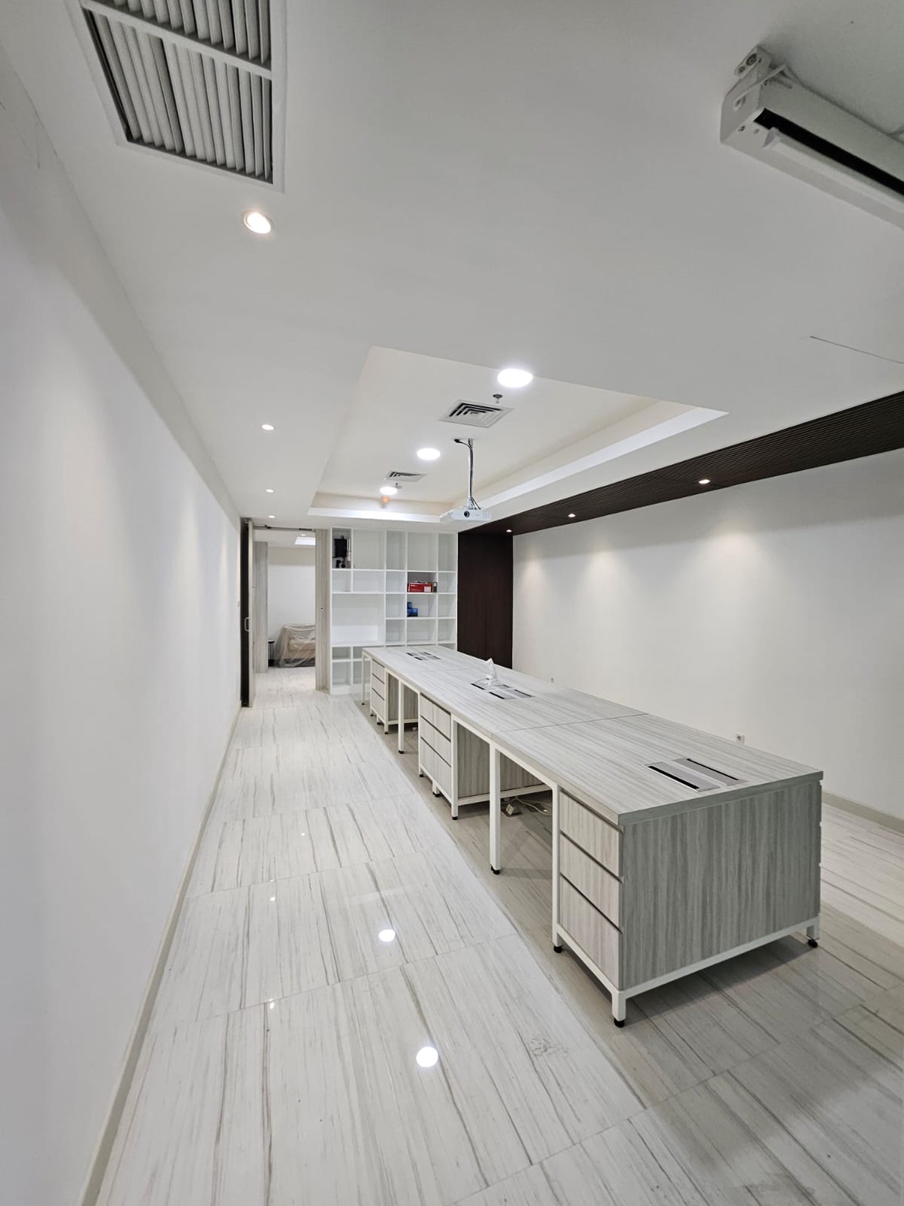 DIJUAL OFFICE SPACE DI TUNJUNGAN PLAZA OFFICE TOWER SURABAYA