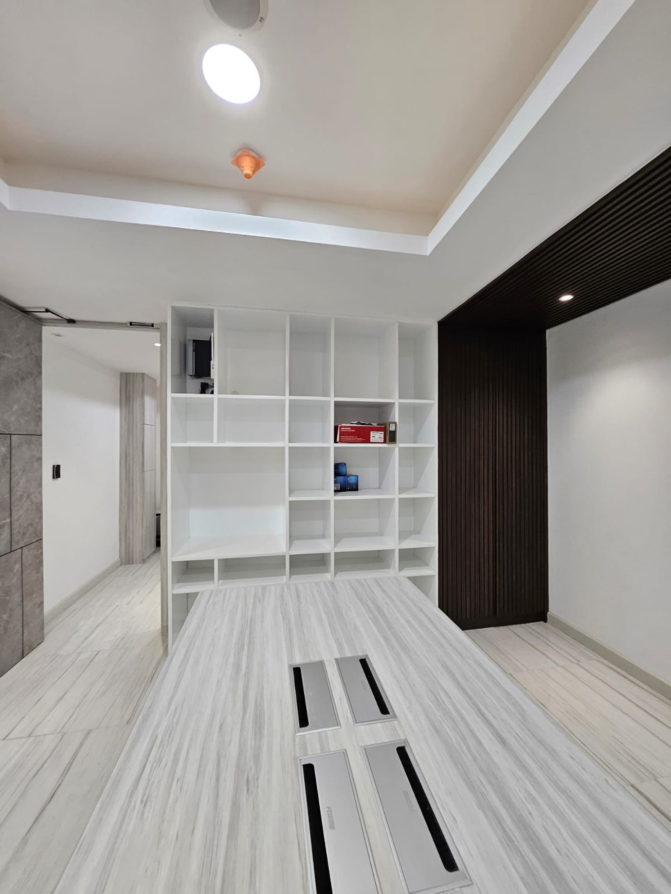 DIJUAL OFFICE SPACE DI TUNJUNGAN PLAZA OFFICE TOWER SURABAYA